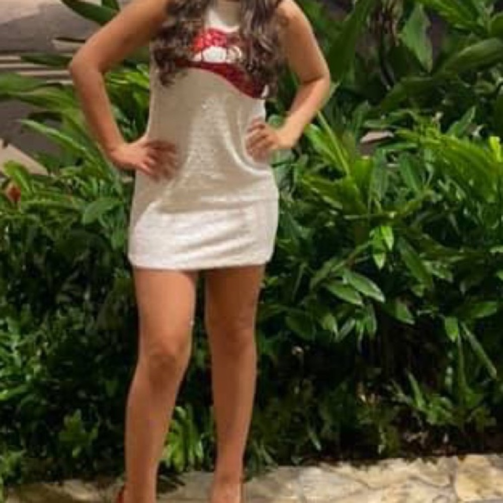 White sequins mini dress with the lips